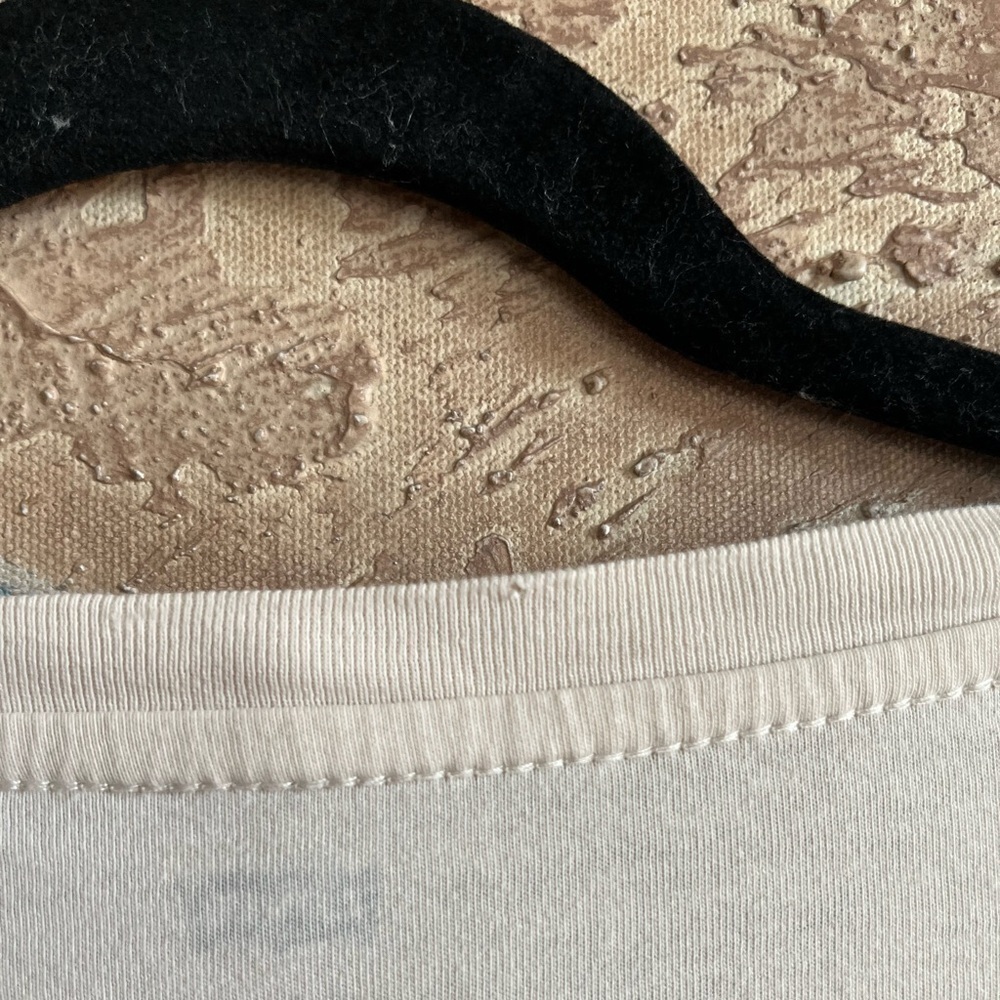 LEVI’s Graphic Tee - Picture 10 of 10
